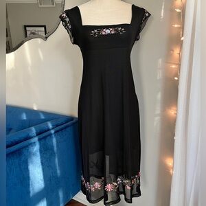 Dollskill x Delia’s lead actress midi dress